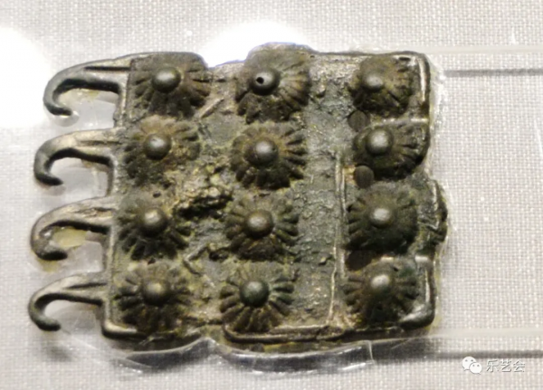 骨鳴嘀 角力帶 雙魚鏡:孟和套格套分享內蒙古博物院系列 骨鳴嘀 角力帶 雙魚鏡:孟和套格套分享內蒙古博物院系列