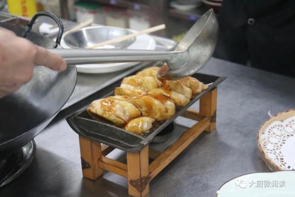 油燜醬+椒麻湯+花椒油，鐵板魚麻辣鮮香，推出即成宴客大菜