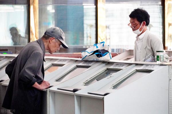 A股：暴風雨還未散去！三點考驗明天的市場？