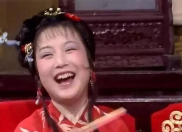 《紅樓夢》裡寫史湘雲露胳膊，是想告訴大傢什麼？