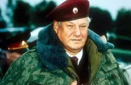 索布恰克：普京最重要的伯樂，虎落平陽後，普京冒生命危險救他