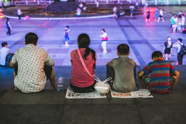 火車站經常看見這種大媽:說住宿一晚僅需30元?過來人:都是套路 火車站經常看見這種大媽:說住宿一晚僅需30元?過來人:都是套路