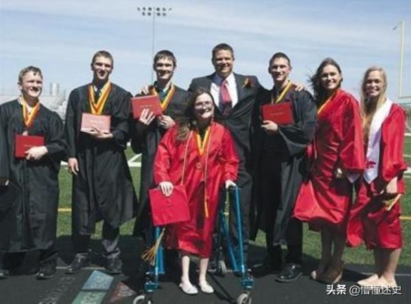 24年前,首例七胞胎降生轟動全球,如今個個都是高顏值學霸 24年前,首例七胞胎降生轟動全球,如今個個都是高顏值學霸