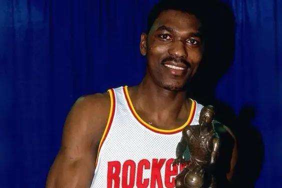 盤點NBA十大無可爭議的MVP！奧尼爾，詹姆斯無緣前三