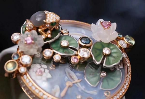 Cartier卡地亞 創意寶石腕錶系列