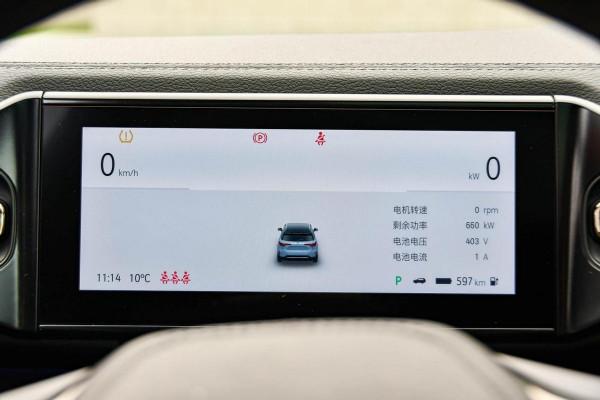 零百加速4.7秒,軸距2米9,開出去回頭率十足,帶你看蔚來ES6 零百加速4.7秒,軸距2米9,開出去回頭率十足,帶你看蔚來ES6