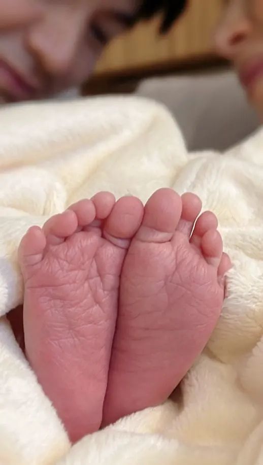 視後楊茜堯秘密誕二胎！楊卓娜透露其將快出院，大曝寶寶像爺爺