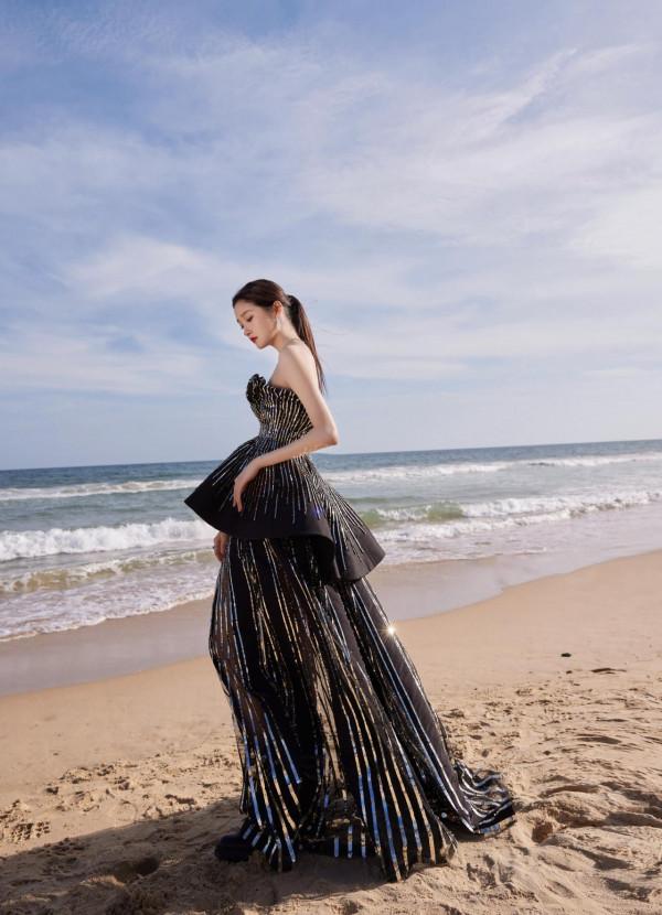 359號“女神”關曉彤 359號“女神”關曉彤