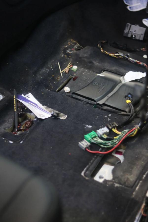 怪獸修車:翻新一輛21萬公里的路虎發現4,老爺子工地拉貨專用車 怪獸修車:翻新一輛21萬公里的路虎發現4,老爺子工地拉貨專用車