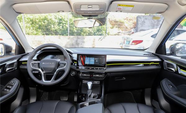 適合家用代步的轎車，外觀漂亮，價格親民，新款榮威i5實力解析