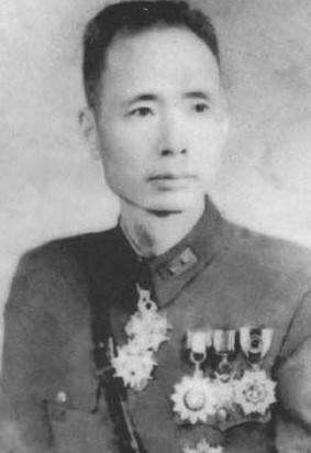 兩個國民黨高層互相指認對方是共產黨臥底，最後發現兩個人都是