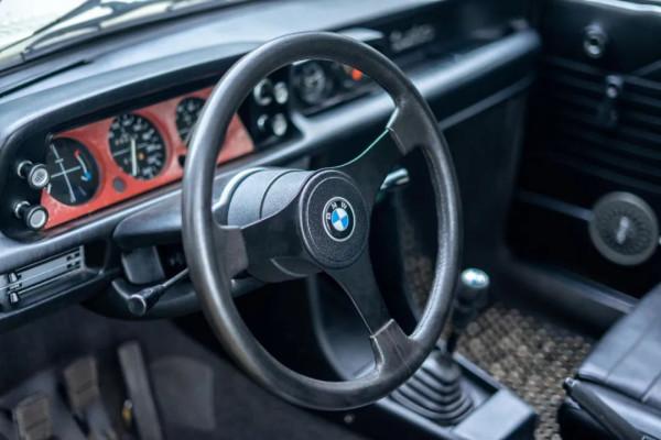 第一款使用渦輪增壓的量產寶馬車，1974年寶馬2002 Turbo