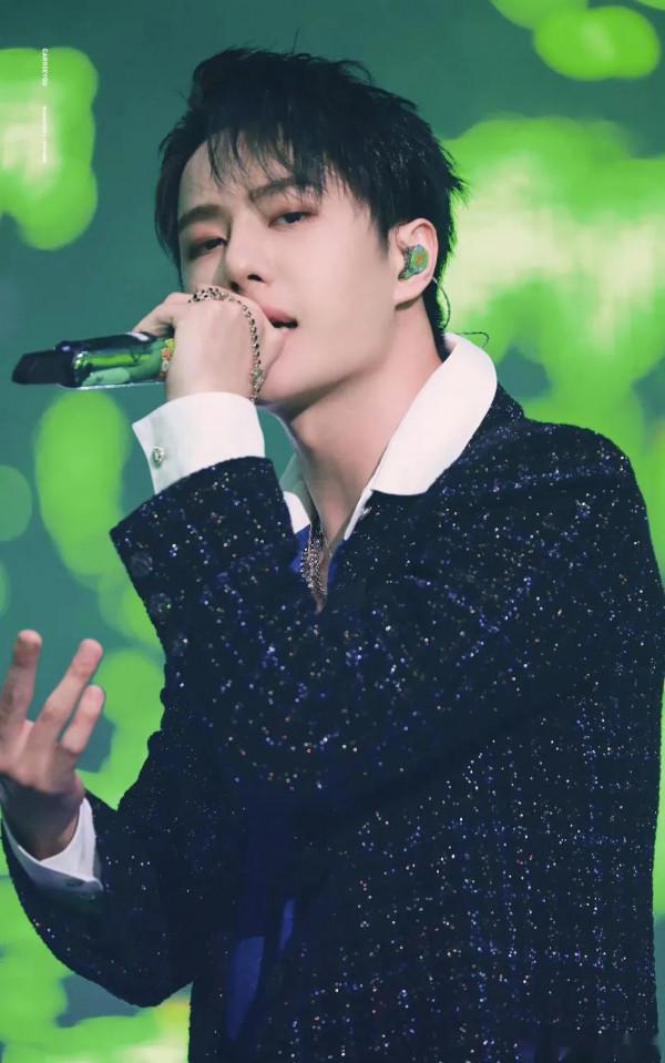 王一博《無感》現場版高畫質桌布