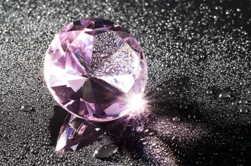 以愛為名，彩色寶石如何征服新一代年輕人？