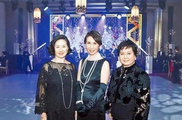 豪門從來沒有“小白兔”，賭王長房之女何超賢也是一名“狠角色”