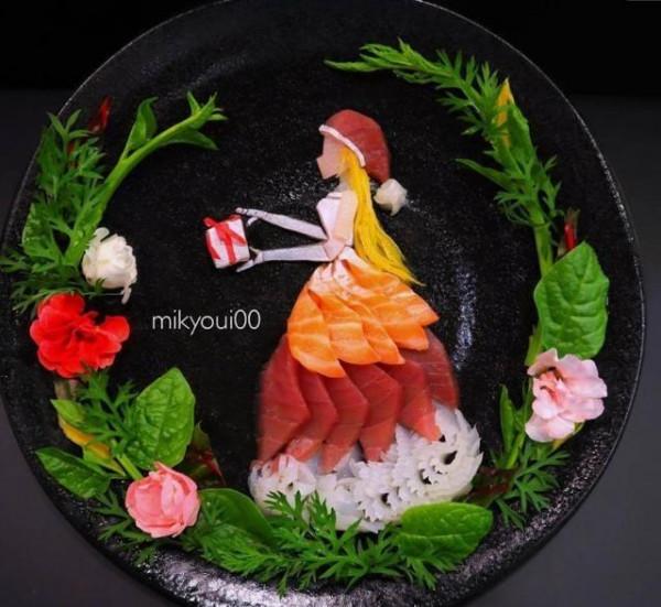 店家用動漫角色當盤子！網友吐槽：生意好是有原因的