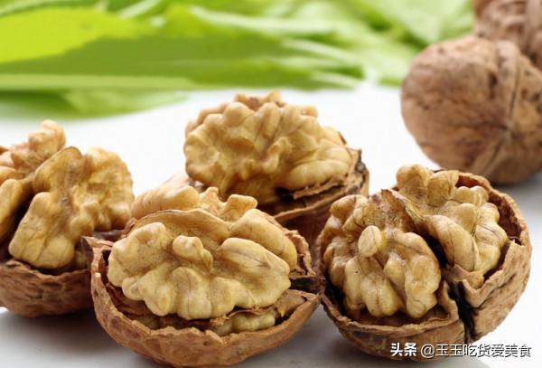 冬季，女生多吃這四種食物，補水養顏營養高，常吃透出自然美