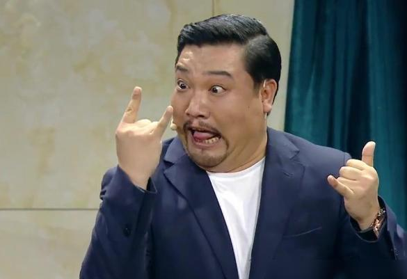 “喜劇人”賈冰：28歲當團長，35歲副處級，37歲辭職後爆紅