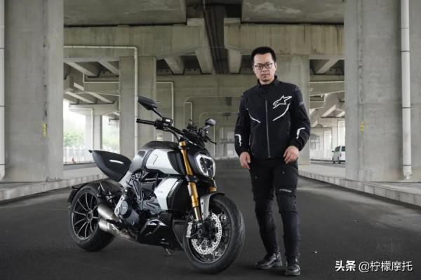 杜卡迪大魔鬼,精緻的肌肉巡航 杜卡迪大魔鬼,精緻的肌肉巡航