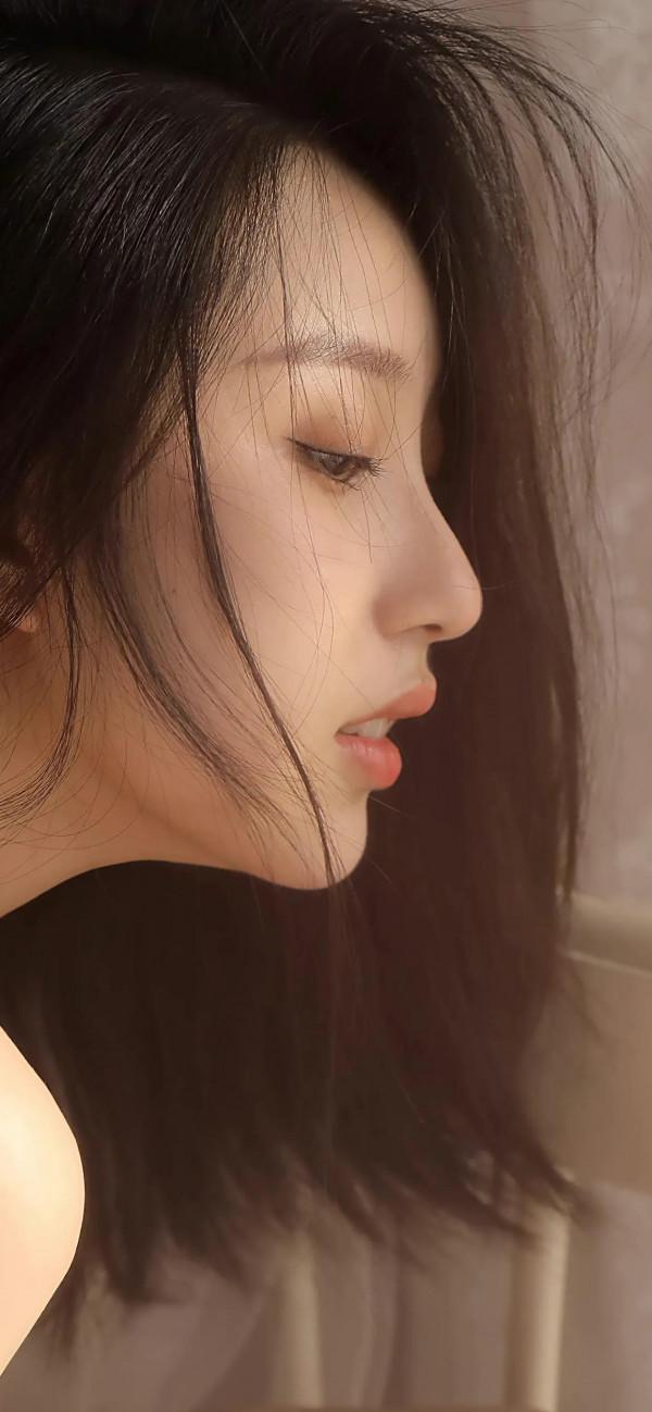 如今的神仙姐姐劉亦菲，少了一絲仙氣，但多了一絲熟女魅力