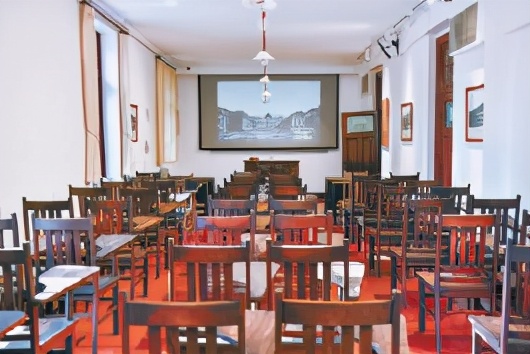 陳獨秀、李大釗、胡適……他們高談闊論時的座位還在