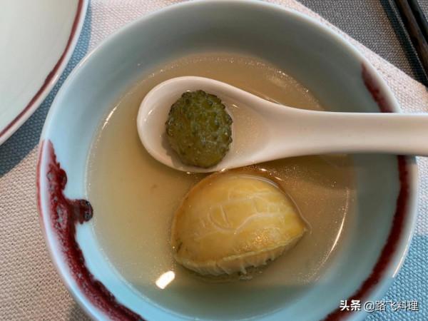 地道潮汕家鄉美食鮮美鮮香，吃得我們津津有味