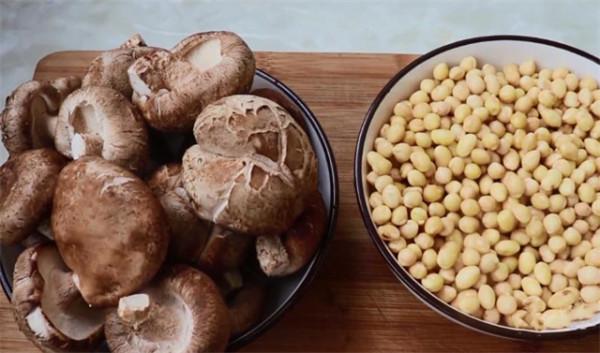 教你在家自制香菇黃豆醬，香酥美味又下飯，還沒有任何新增劑