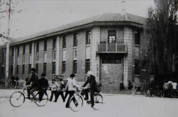 紅軍老團長在鄉務農8年,村民不知身份,直到主席派人請他去北京 紅軍老團長在鄉務農8年,村民不知身份,直到主席派人請他去北京