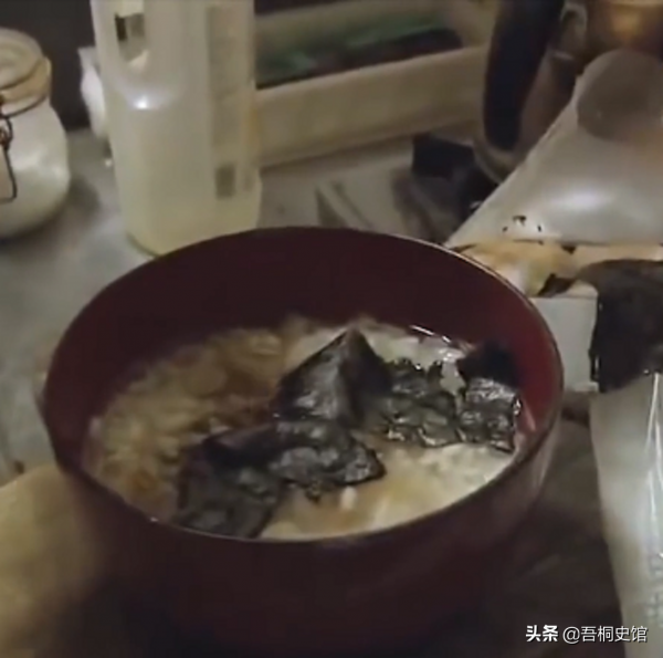 日本34歲貧窮男子，三餐只吃醬油拌飯配芥末果腹，只因心中執念