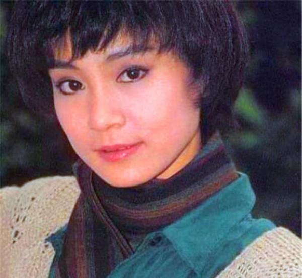 8位“自然老去”的女星，個個氣質優雅，狂甩“整容臉”幾條街