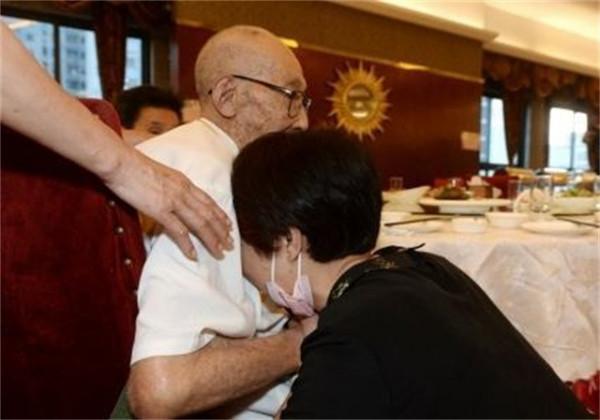 76年後的重逢:94歲抗戰老兵尋親,找到兩個弟弟的後人 76年後的重逢:94歲抗戰老兵尋親,找到兩個弟弟的後人