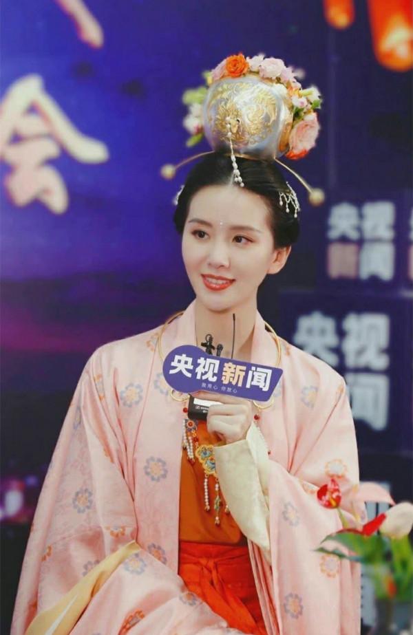 中秋晚會8臺同競,央視打擊劣跡藝人,創最豪陣容,地方衛視難搞 中秋晚會8臺同競,央視打擊劣跡藝人,創最豪陣容,地方衛視難搞