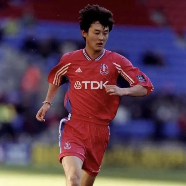 國腳李磊加盟草蜢，盤點中國留洋球員