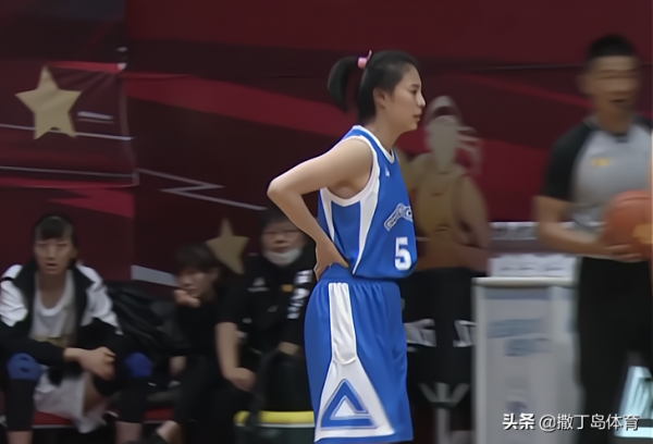 楊衡瑜統治內線，山東女籃完勝北京，王思雨帶傷穿針引線