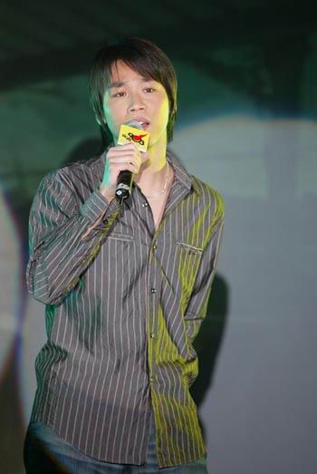 改了國籍的8位著名明星，李連杰張鐵林在列