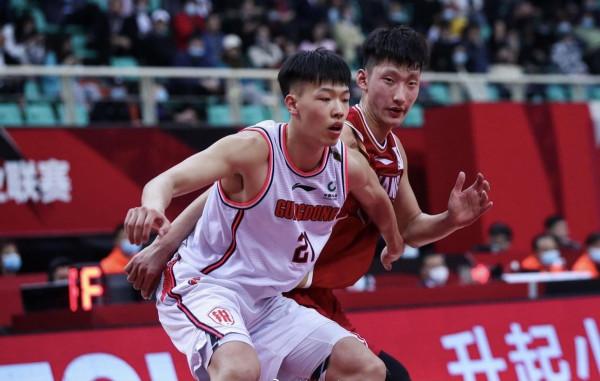 58分大勝！廣東開門紅，杜鋒下放新星鍛鍊，周鵬接班人17+8