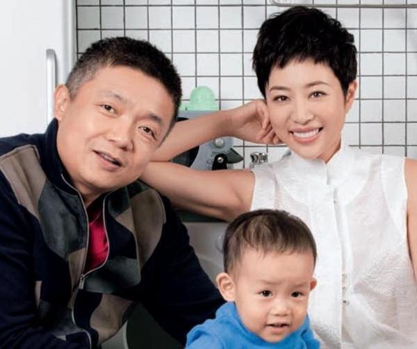 與華仔一樣隱婚低調的張齡心，談了20年的師生戀，誰想丈夫是名導