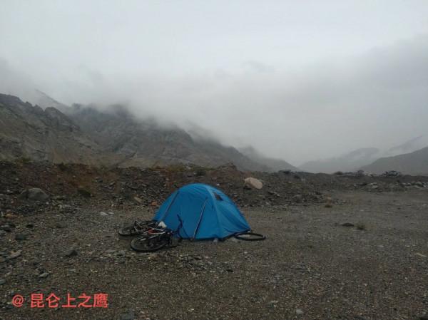 崑崙山的穿越——花石峽、冬給措納湖至香日德