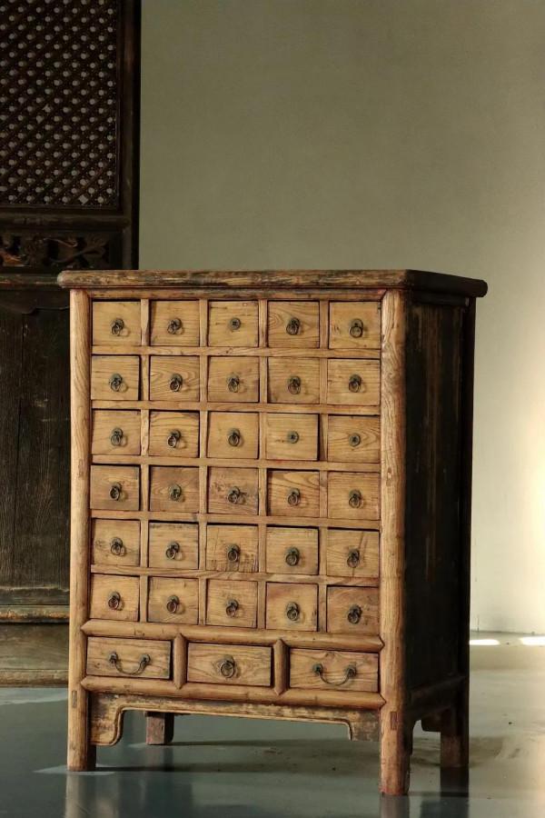 書櫃和藥櫃各倆