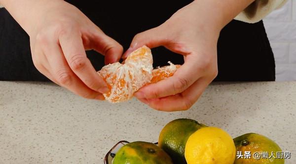 入冬後,碰到酸桔子這樣吃,整上20斤,隨吃隨取,放一冬天沒問題 入冬後,碰到酸桔子這樣吃,整上20斤,隨吃隨取,放一冬天沒問題