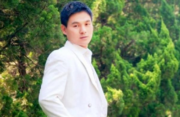 馮思廣：飛機故障他拒絕跳傘，1.1秒救下4000多人，追悼會補婚禮