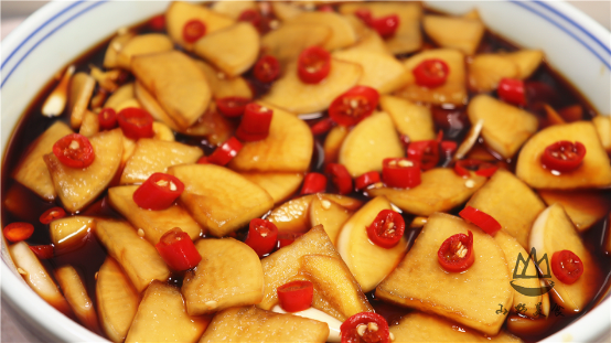 醃蘿蔔別用鹽殺水，教你飯店秘訣，爽脆入味，越吃越好吃