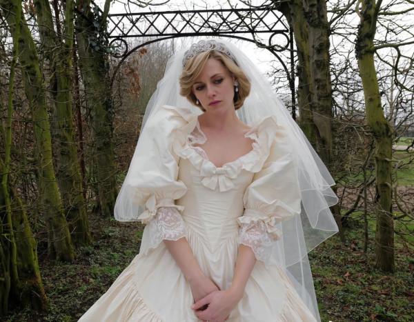 小K與女友終成定局！被求婚後女人味更足，與黛安娜相似度驚人