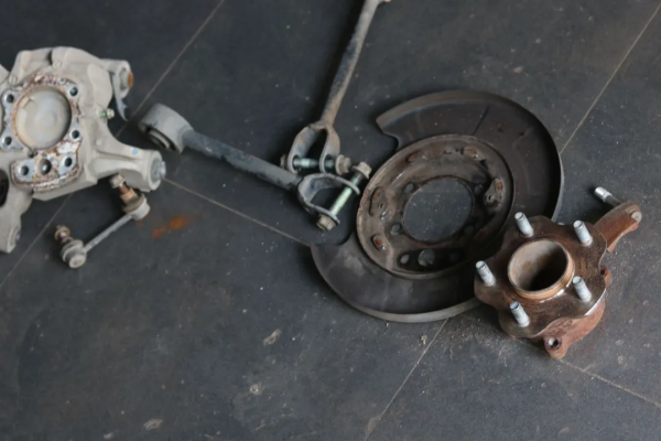 怪獸修車：翻新24萬公里的天籟公爵，底盤效能維修，專治實用派