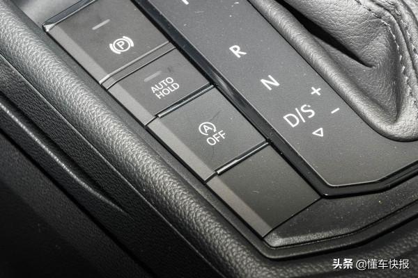 10萬元實用家轎,福特福睿斯對比大眾朗逸 10萬元實用家轎,福特福睿斯對比大眾朗逸