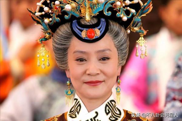 10位自然衰老的中老年女星，面板鬆弛滿面皺紋，但比整容臉舒服