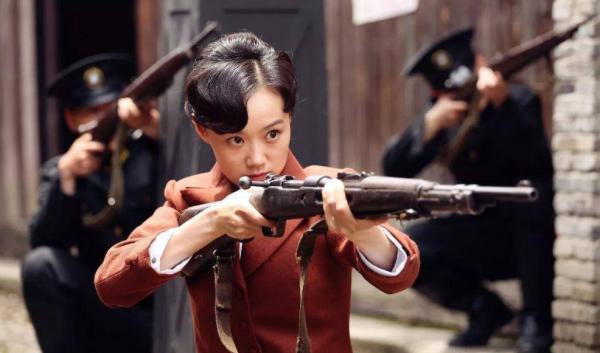 抗戰劇裡子彈打不死人？現實中人中彈後能活多久，老兵最有發言權