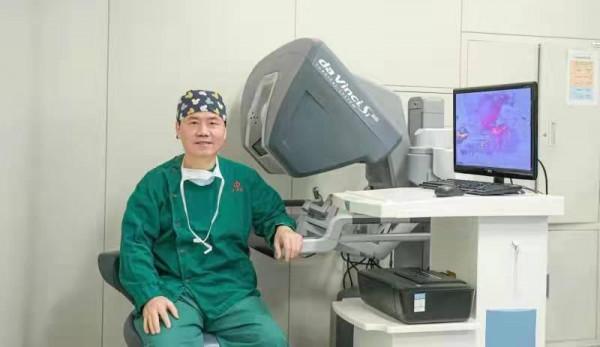 三臺手術變一臺,機器人助力切除一肚子多發腫瘤 三臺手術變一臺,機器人助力切除一肚子多發腫瘤