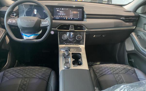 國產又一“黑馬”車型凌雲，2.0T就有261匹馬力，僅售15.79萬起