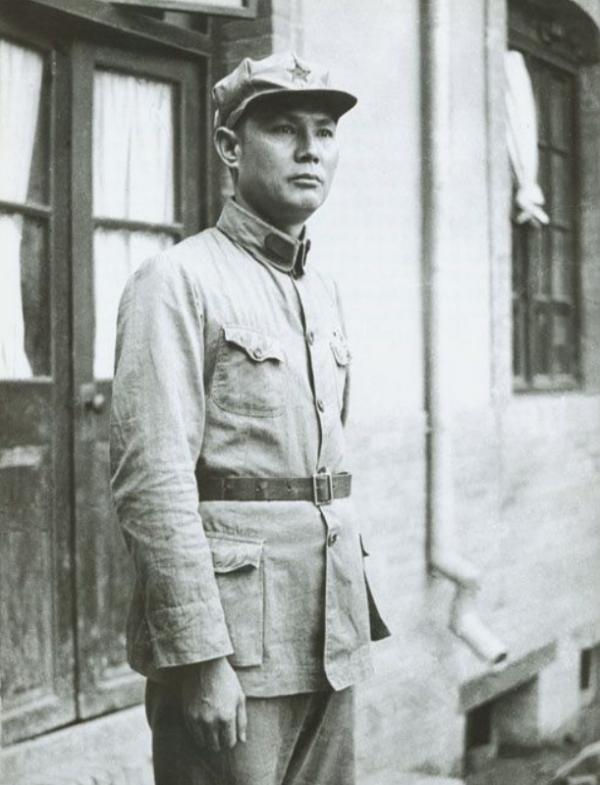 1946年,一國軍少將闖入我黨特工的房間,攤牌:我有重要情報給黨 1946年,一國軍少將闖入我黨特工的房間,攤牌:我有重要情報給黨